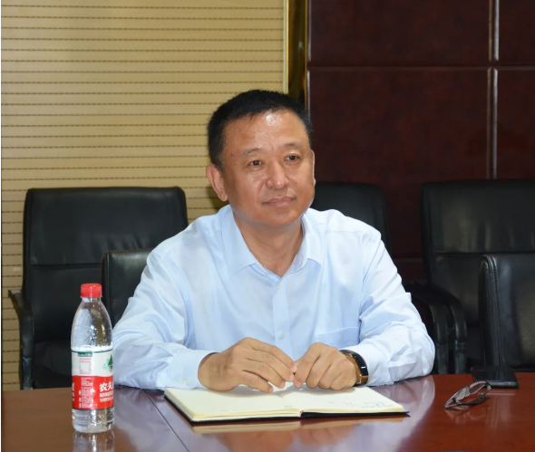 元氏縣長(zhǎng)許盡暉到躍迪集團(tuán)調(diào)研疫情防控和旅發(fā)大會(huì)重點(diǎn)項(xiàng)目工作